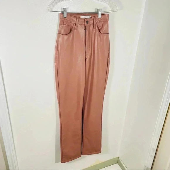 NEW Abercrombie & Fitch 90s Straight Ultra High Rise Jeans Faux Leather Tall - Picture 8 of 8